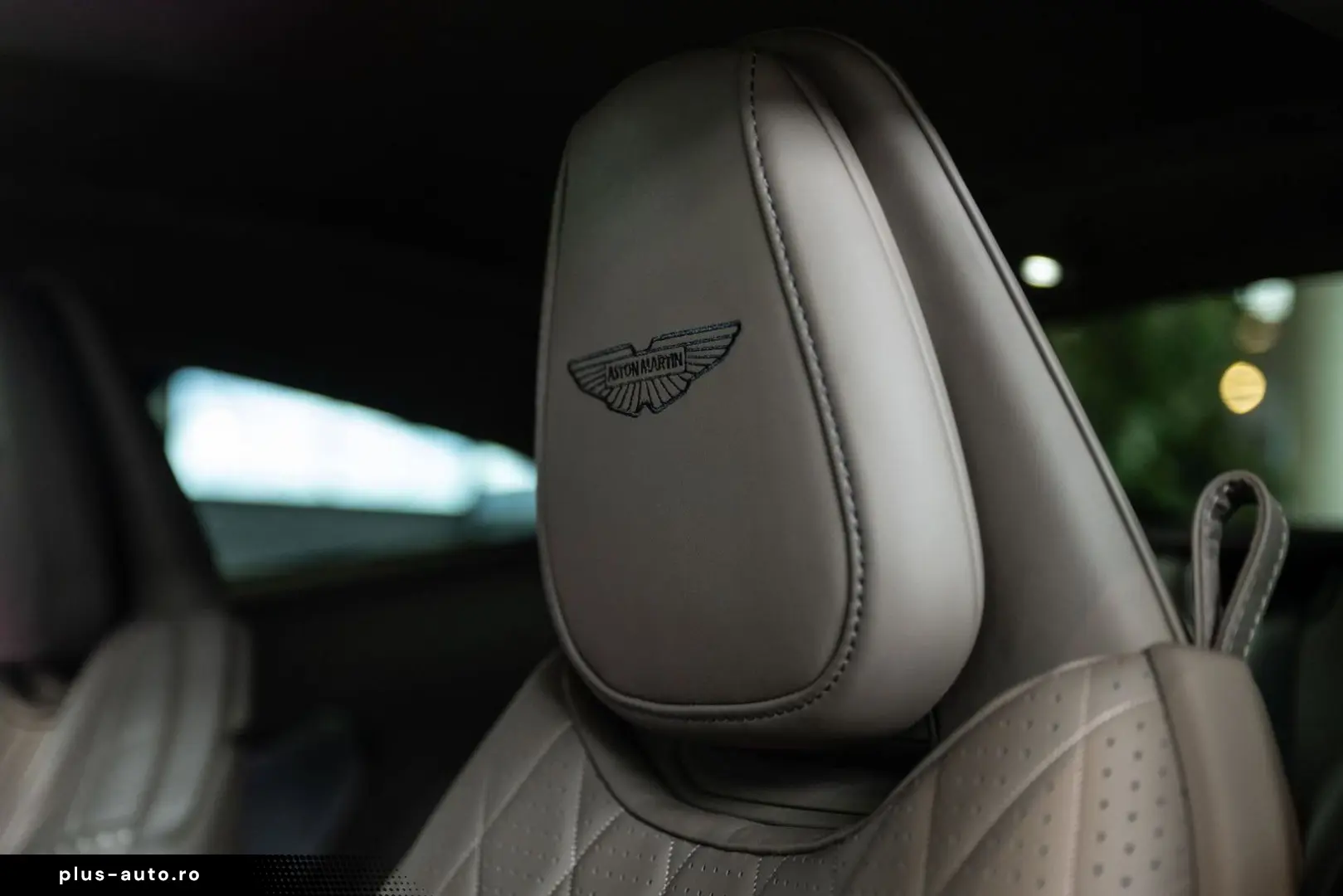 ASTON MARTIN DB12 4.0 V8