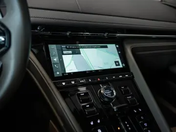 ASTON MARTIN DB12 4.0 V8