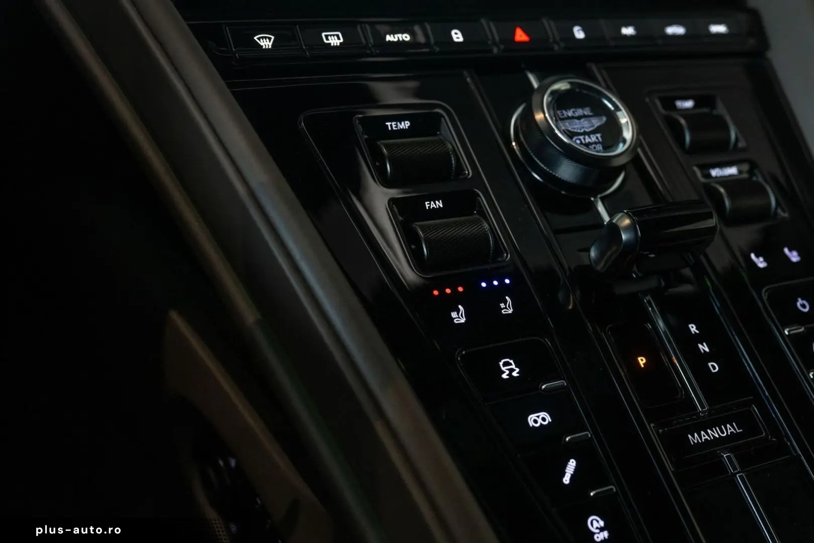 ASTON MARTIN DB12 4.0 V8