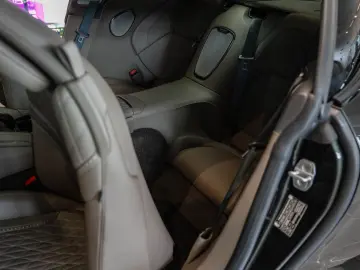 ASTON MARTIN DB12 4.0 V8