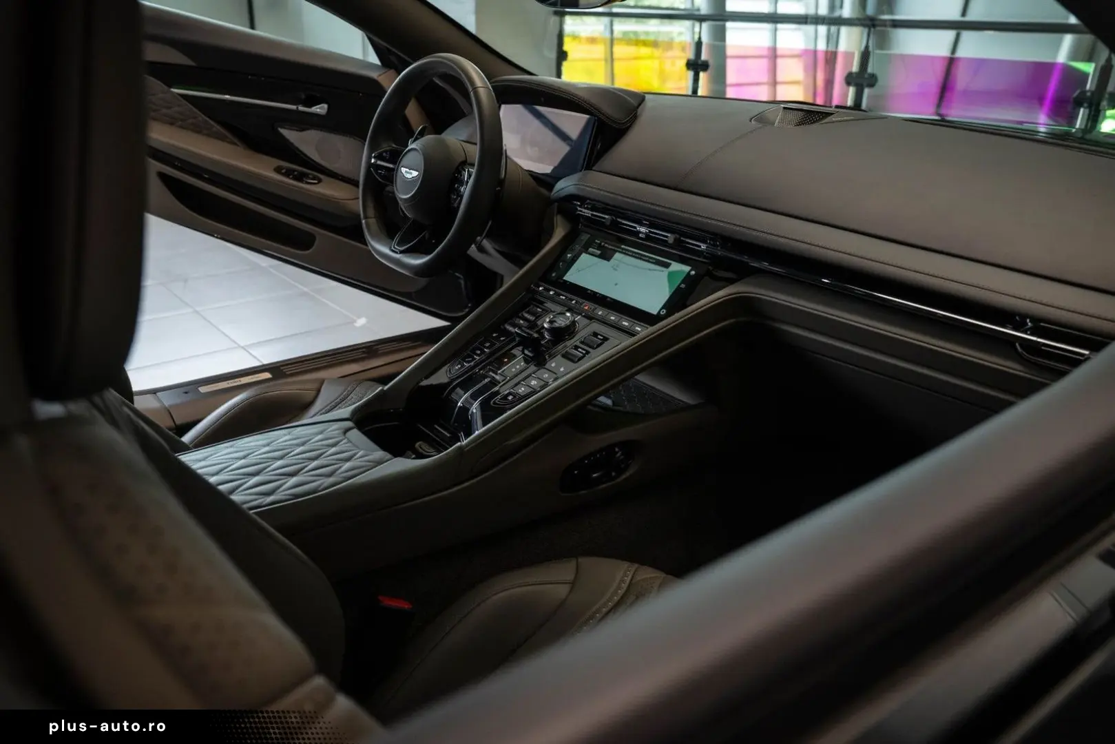 ASTON MARTIN DB12 4.0 V8