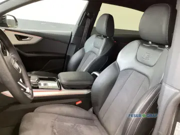 AUDI Q8 S line 50 TDI_ACC_Panoramic_HUD_AIR_Matrix_ACC