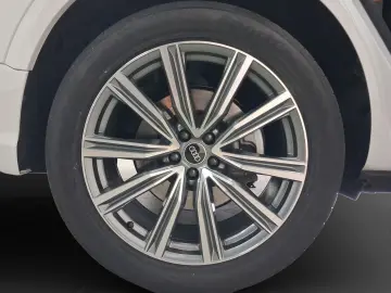 AUDI Q8 50 TDI Quattro_Panoramic_ACC_Matrix