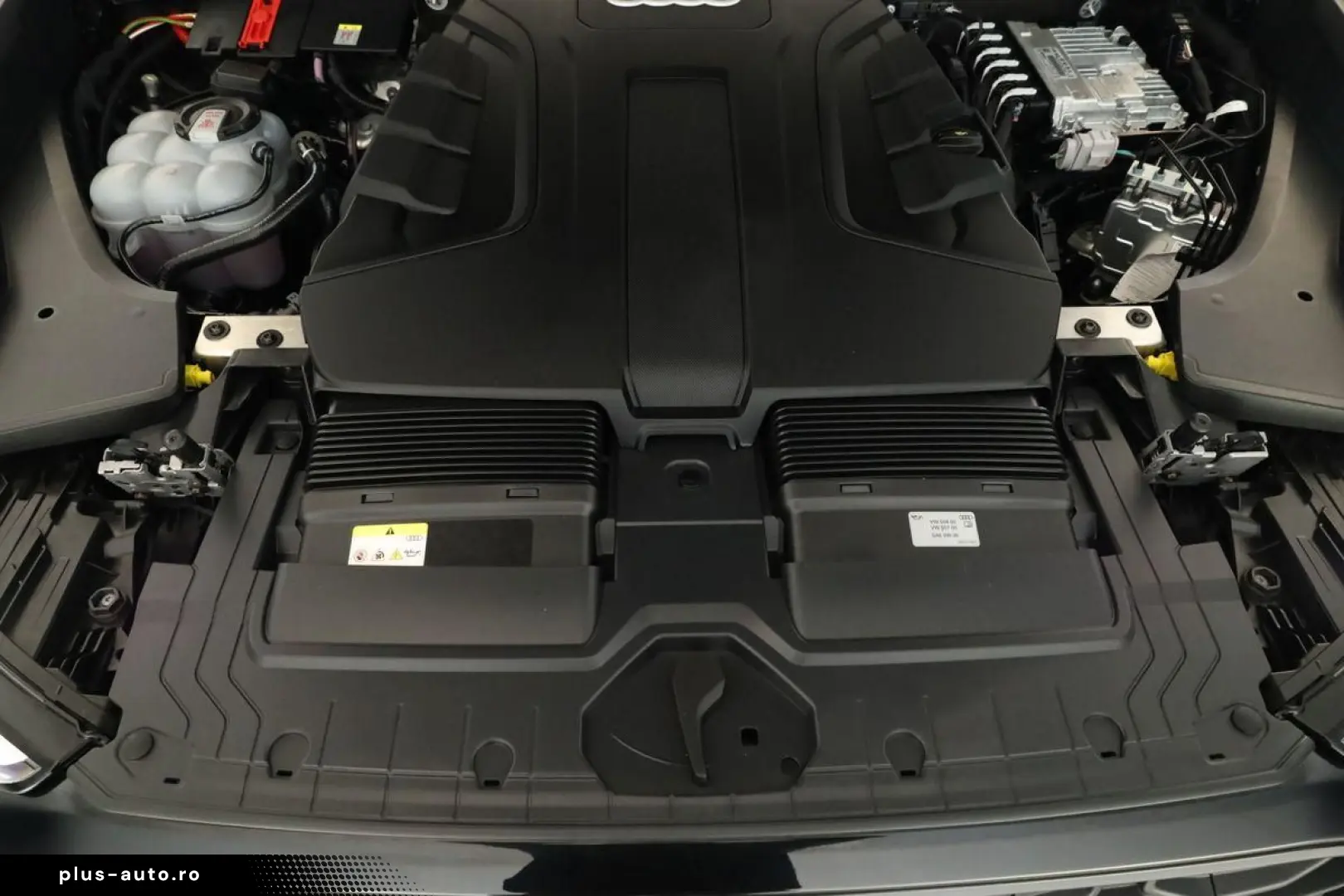 AUDI Q8 50 TDI Facelift S line_Matrix_Panoramic_ACC