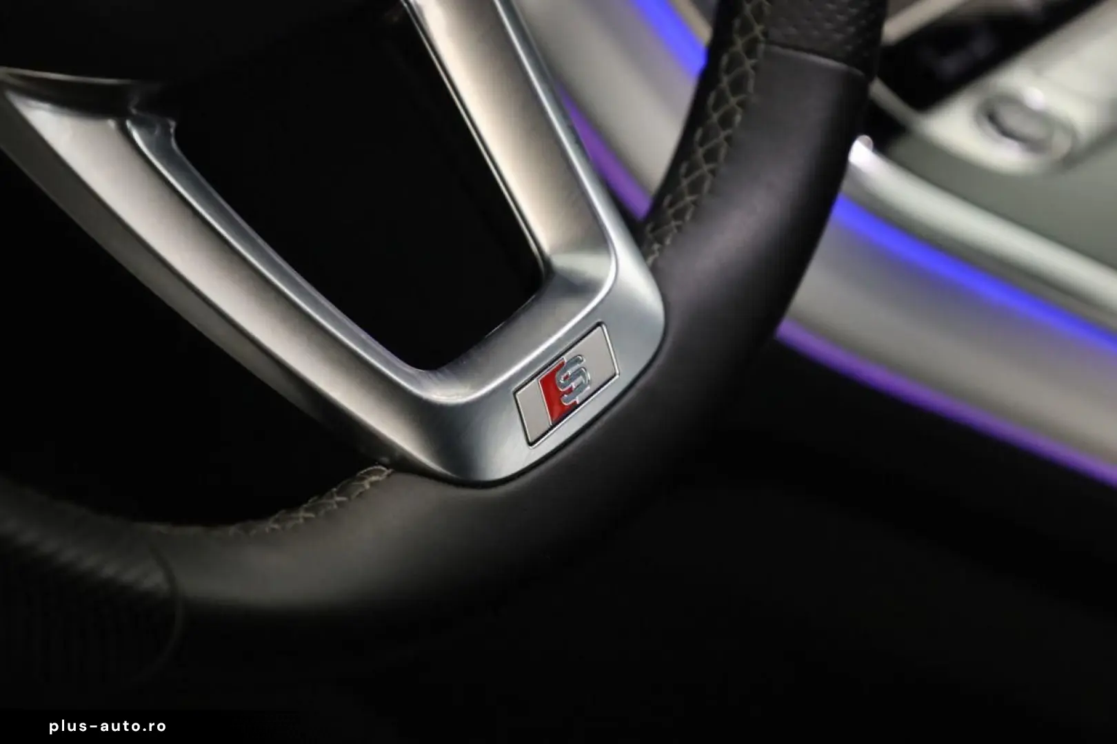 AUDI Q8 50 TDI Facelift S line_Matrix_Panoramic_ACC