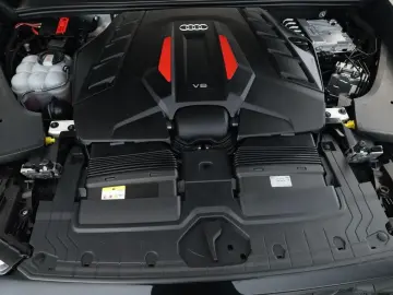 AUDI SQ8 TFSI Facelift_Matrix_Panoramic_B&O_ACC
