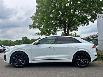 AUDI SQ8 TFSI Quattro_Panoramic_B&O_HUD