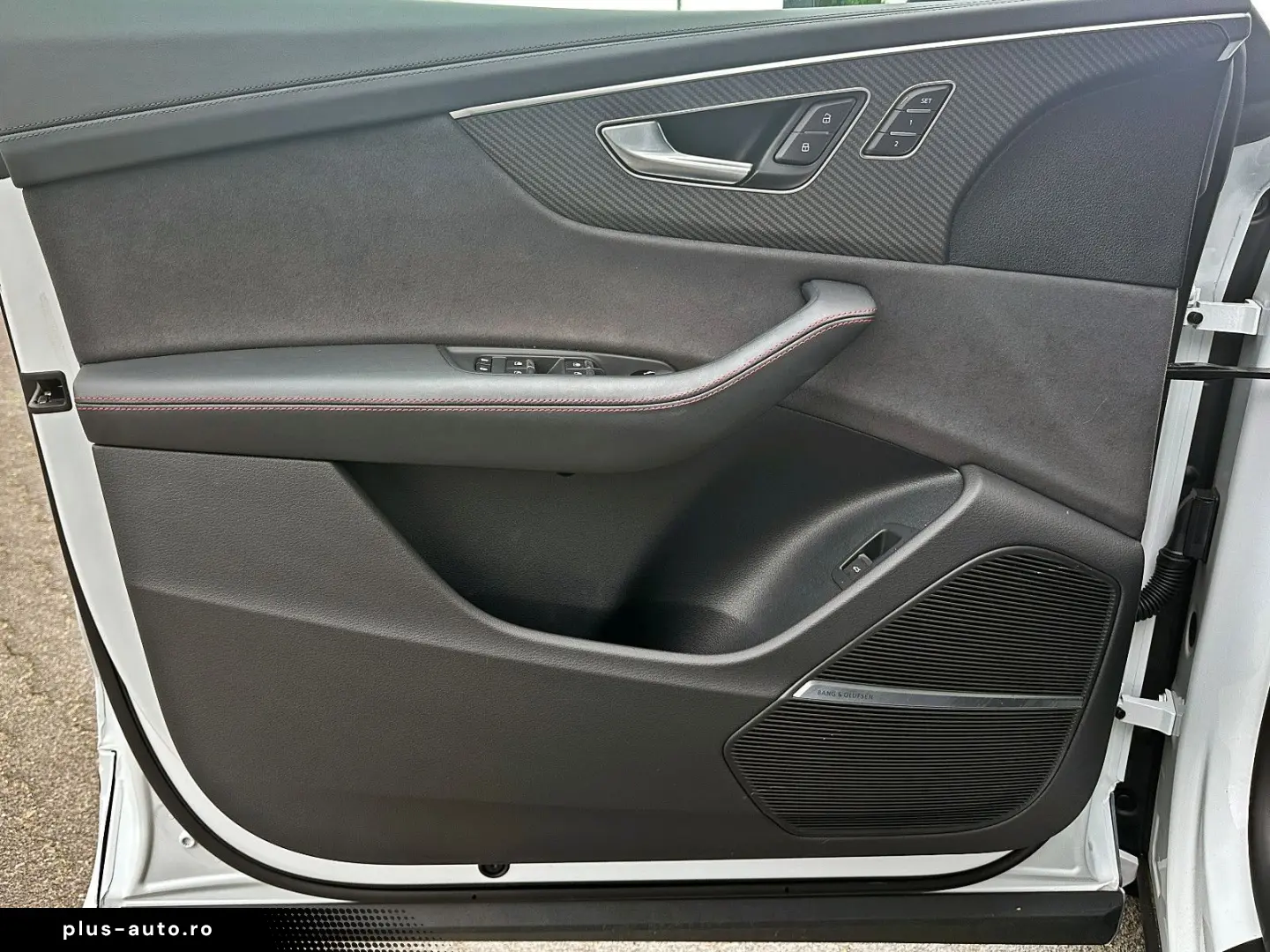 AUDI SQ8 TFSI Quattro_Panoramic_B&O_HUD