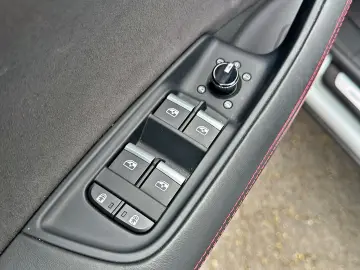 AUDI SQ8 TFSI Quattro_Panoramic_B&O_HUD