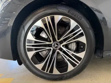 Mercedes-Benz E 300 e 4MATIC Avantgarde