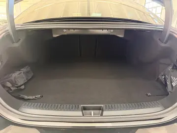 Mercedes-Benz E 300 e 4MATIC Avantgarde