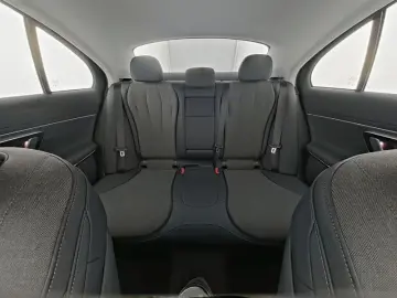 Mercedes-Benz E 300 e Avantgarde