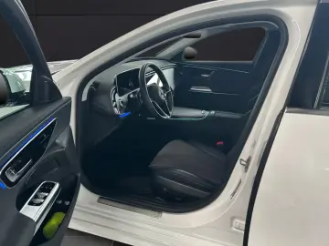 Mercedes-Benz E 300 e Avantgarde