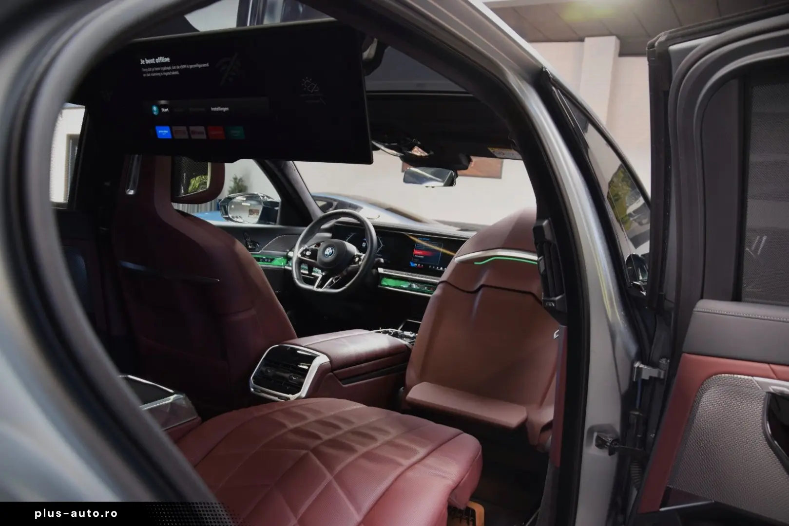 BMW M760e xDrive Theatre Screen Auto-Doors Voll Aust