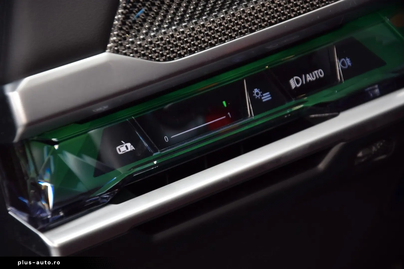 BMW M760e xDrive Theatre Screen Auto-Doors Voll Aust