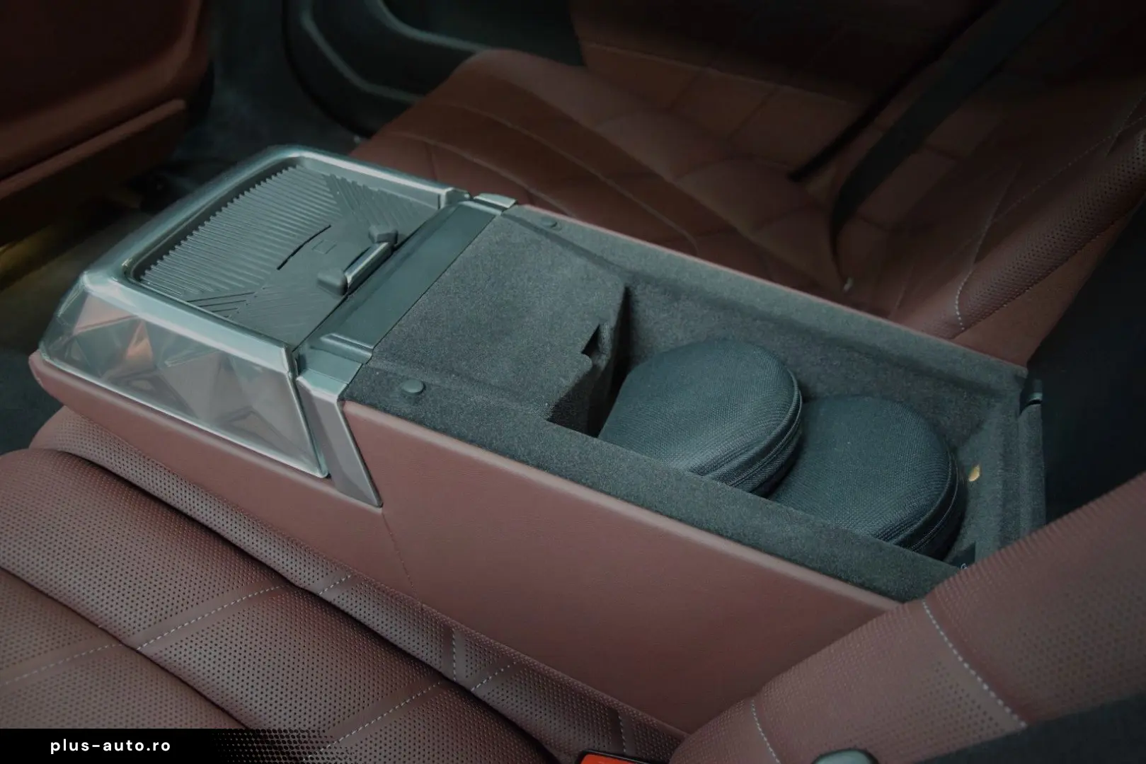BMW M760e xDrive Theatre Screen Auto-Doors Voll Aust