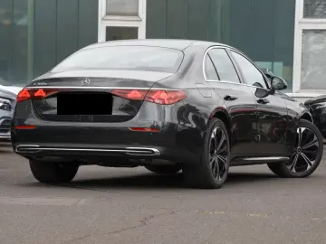 Mercedes-Benz E 300 e Avantgarde
