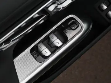 Mercedes-Benz E 300 e Avantgarde