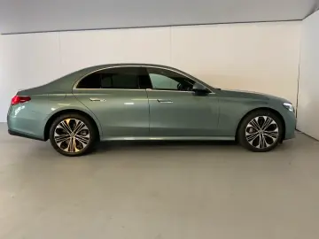 Mercedes-Benz E 300 e Avantgarde Plug-in Hybrid