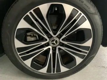 Mercedes-Benz E 300 e Avantgarde Plug-in Hybrid