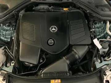 Mercedes-Benz E 300 e Avantgarde Plug-in Hybrid