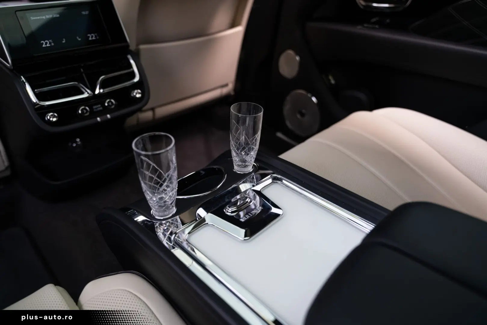 BENTLEY Bentayga_V8_Mulliner