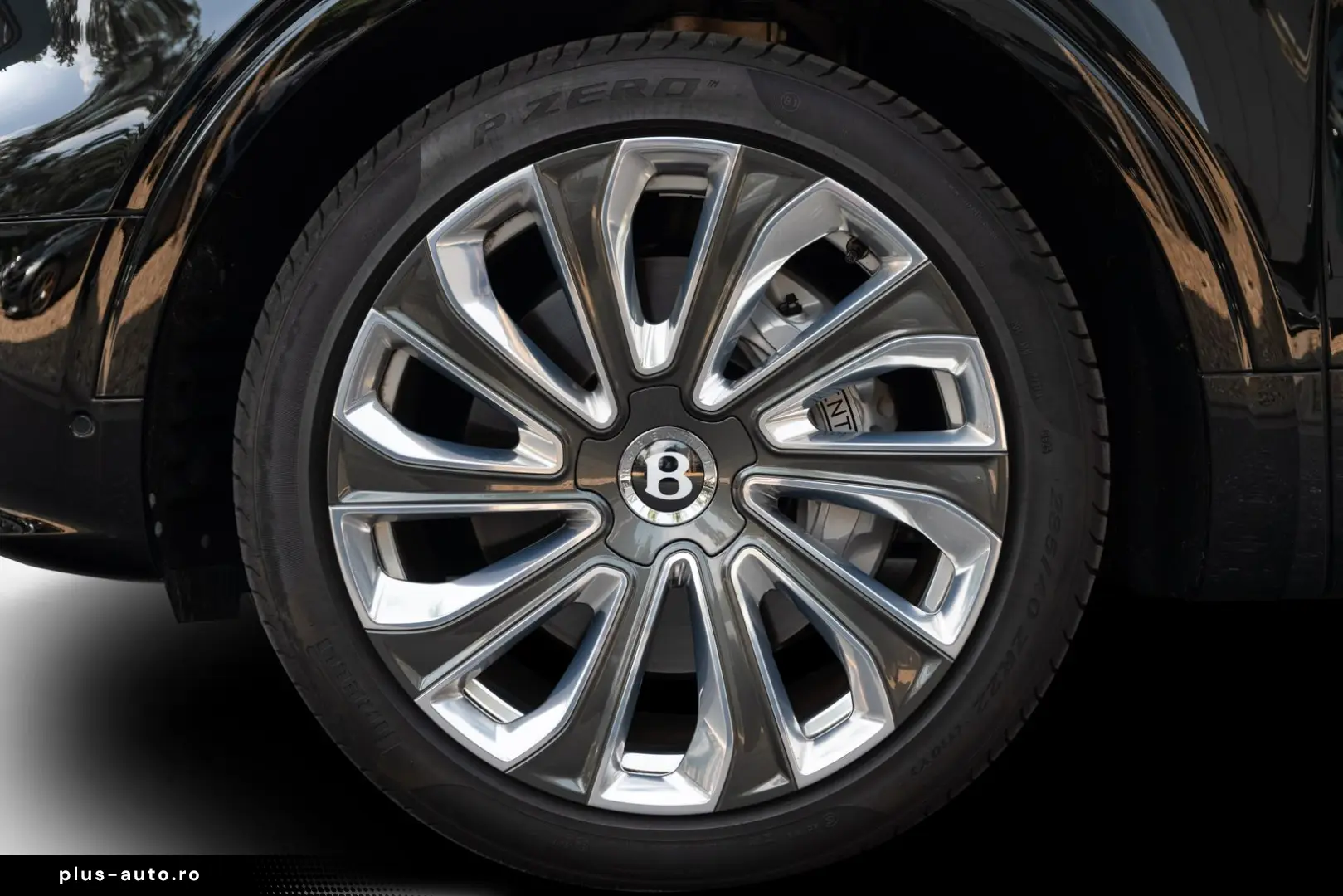 BENTLEY Bentayga_V8_Mulliner