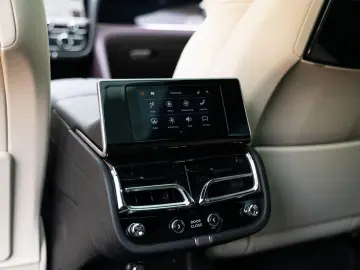 BENTLEY Bentayga_V8_Mulliner