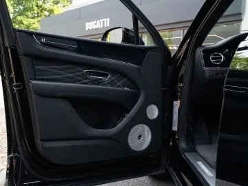 BENTLEY Bentayga_V8_Mulliner