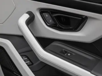 LAMBORGHINI Urus SE _Akrapovic_PPF