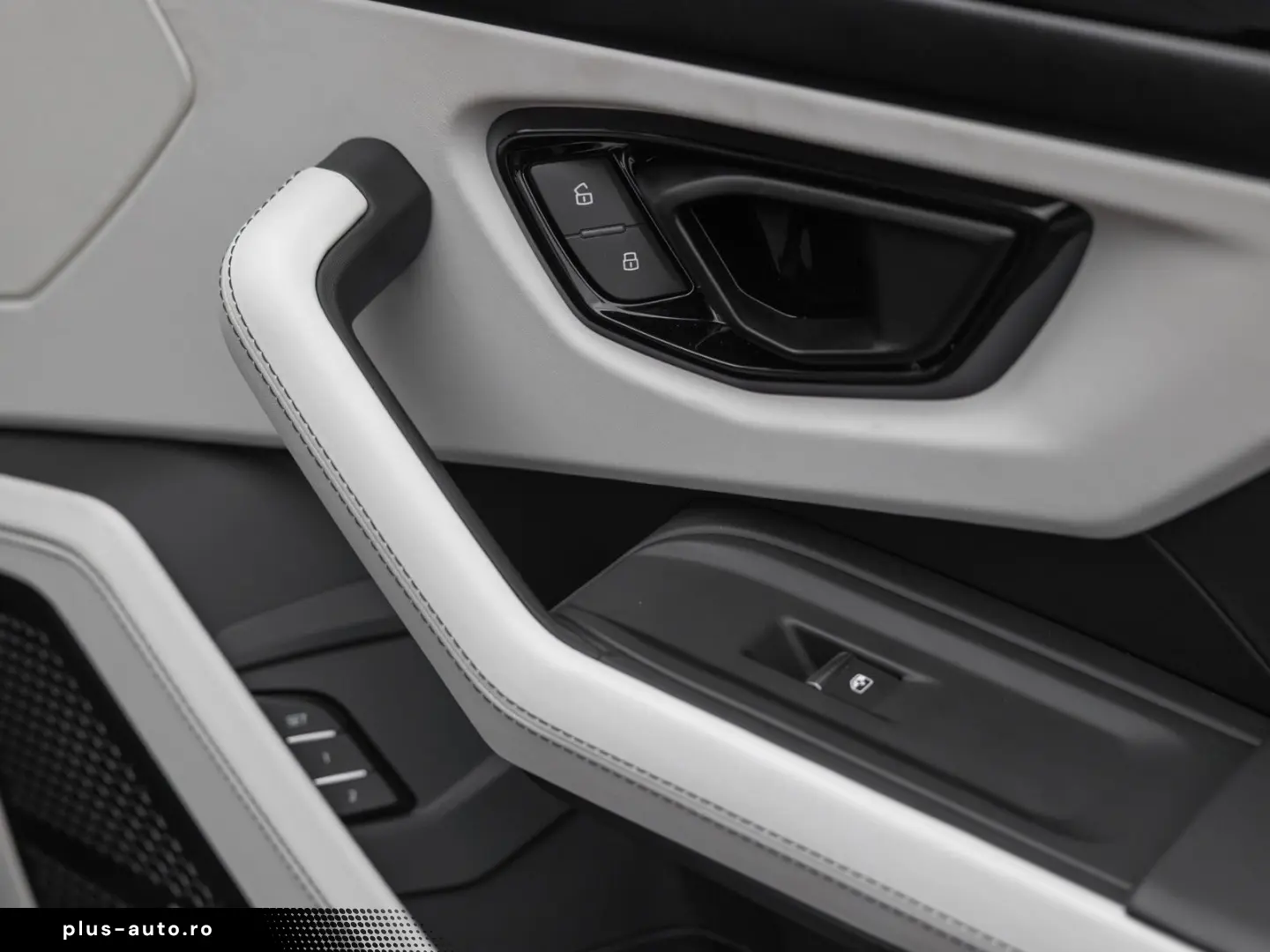 LAMBORGHINI Urus SE _Akrapovic_PPF