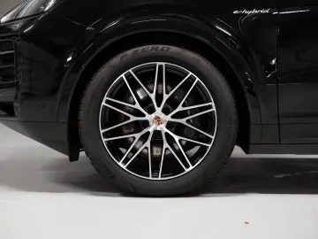PORSCHE Cayenne E-Hybrid Coupe_HeadUp_BOSE