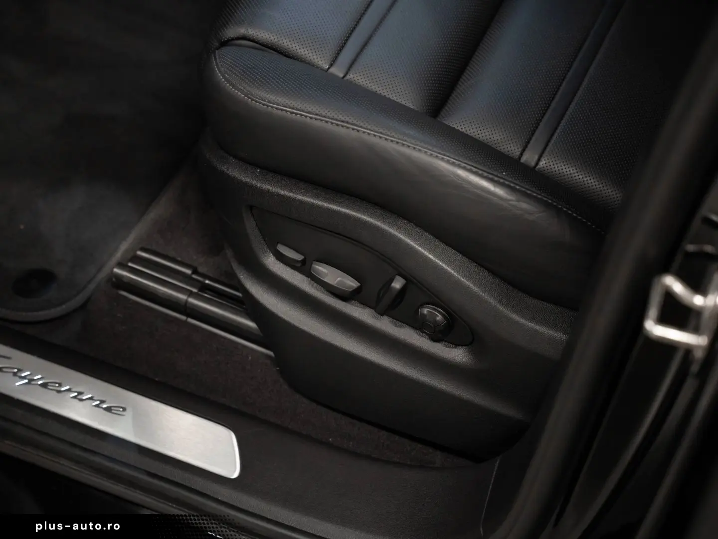 PORSCHE Cayenne E-Hybrid Coupe_HeadUp_BOSE