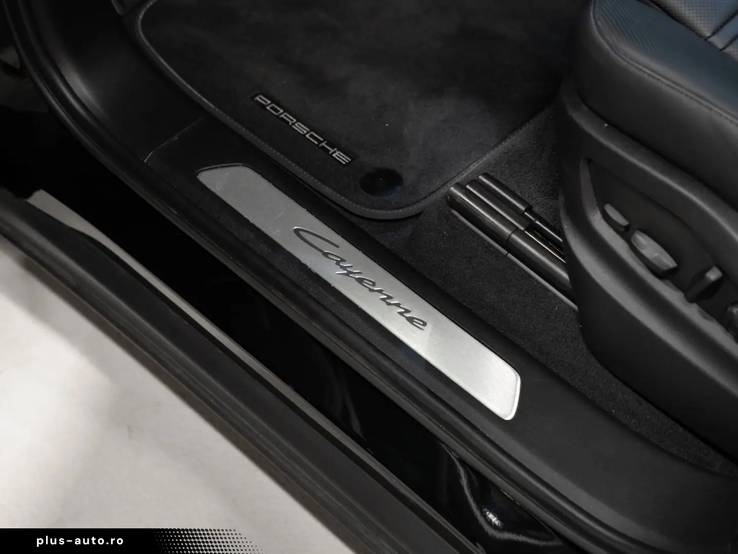 PORSCHE Cayenne E-Hybrid Coupe_HeadUp_BOSE