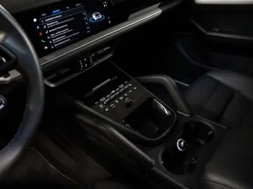 PORSCHE Cayenne E-Hybrid Coupe_HeadUp_BOSE