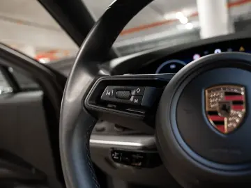 PORSCHE Cayenne E-Hybrid Coupe_HeadUp_BOSE