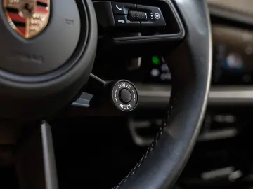 PORSCHE Cayenne E-Hybrid Coupe_HeadUp_BOSE
