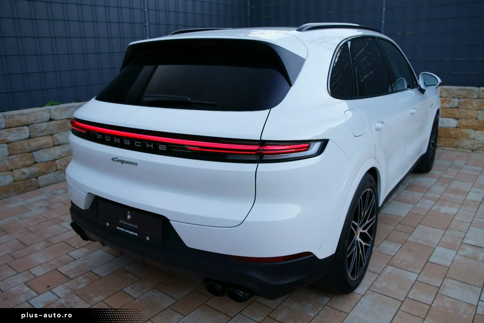 PORSCHE Cayenne E-Hybri_HD-MATRIX_ACC