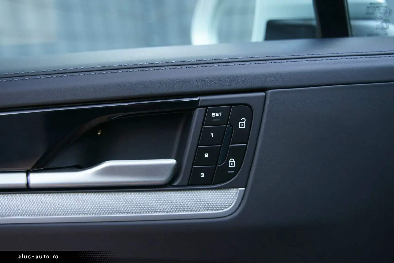 PORSCHE Cayenne E-Hybri_HD-MATRIX_ACC