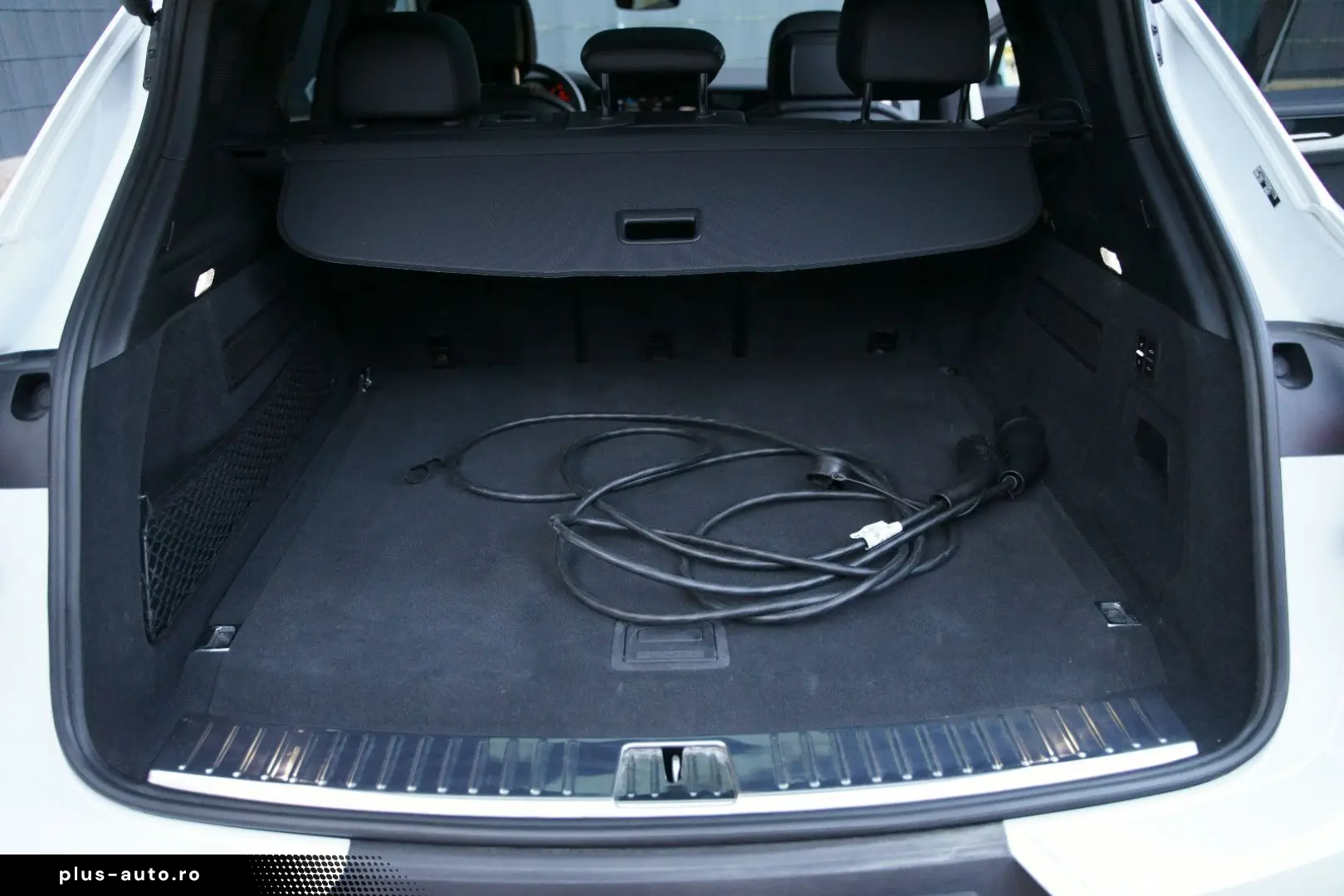 PORSCHE Cayenne E-Hybri_HD-MATRIX_ACC