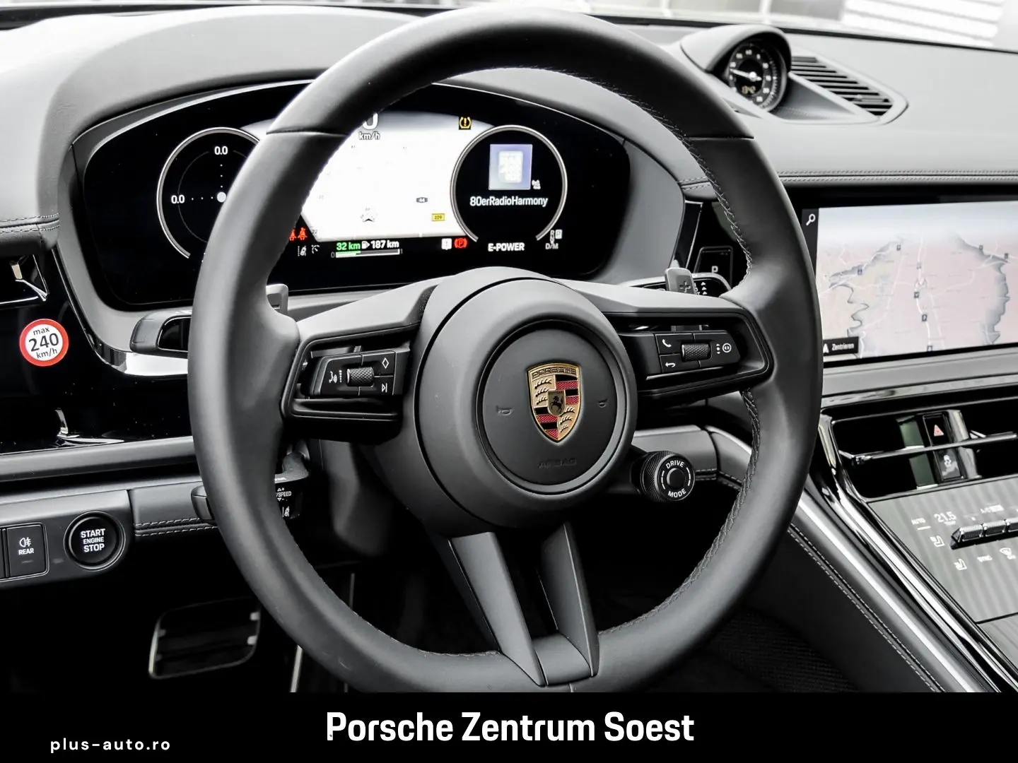 PORSCHE Panamera 4 E-Hybrid_Panoramic_BOSE