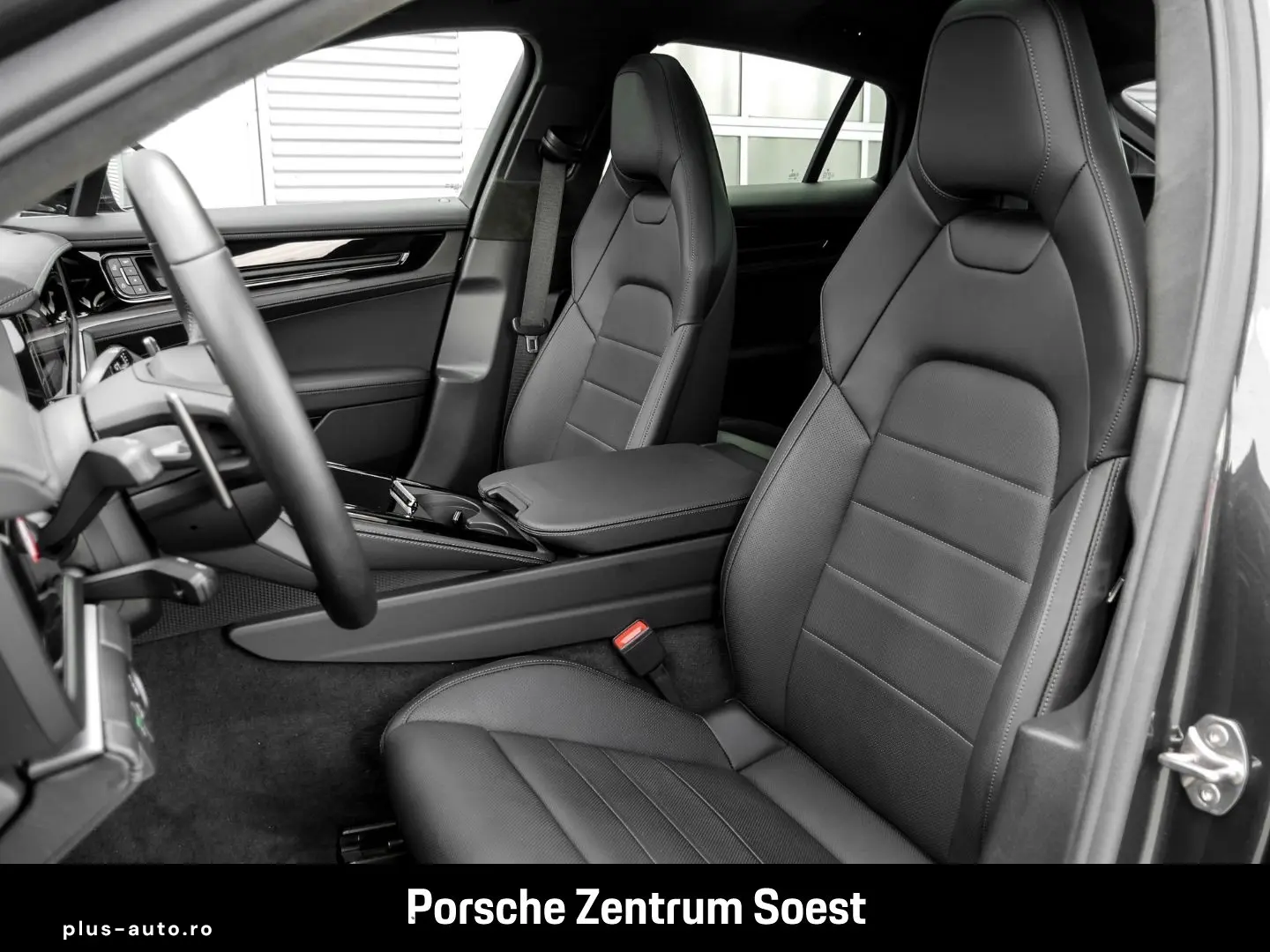 PORSCHE Panamera 4 E-Hybrid_Panoramic_BOSE