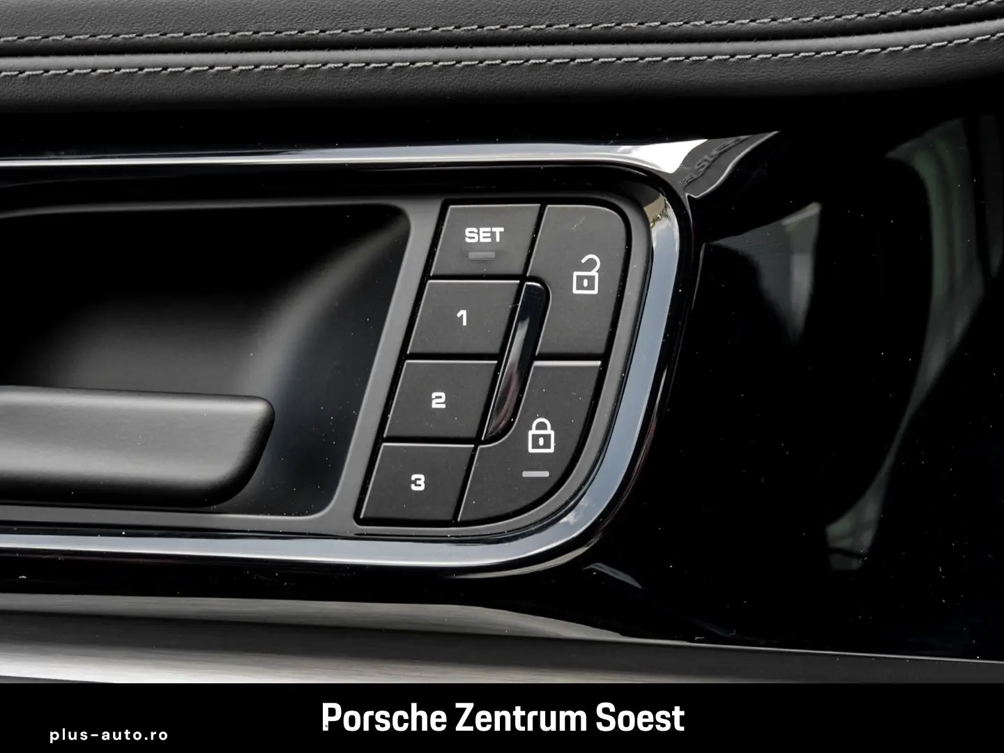 PORSCHE Panamera 4 E-Hybrid_Panoramic_BOSE
