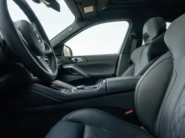 BMW X6 M60i xDrive 530 CP