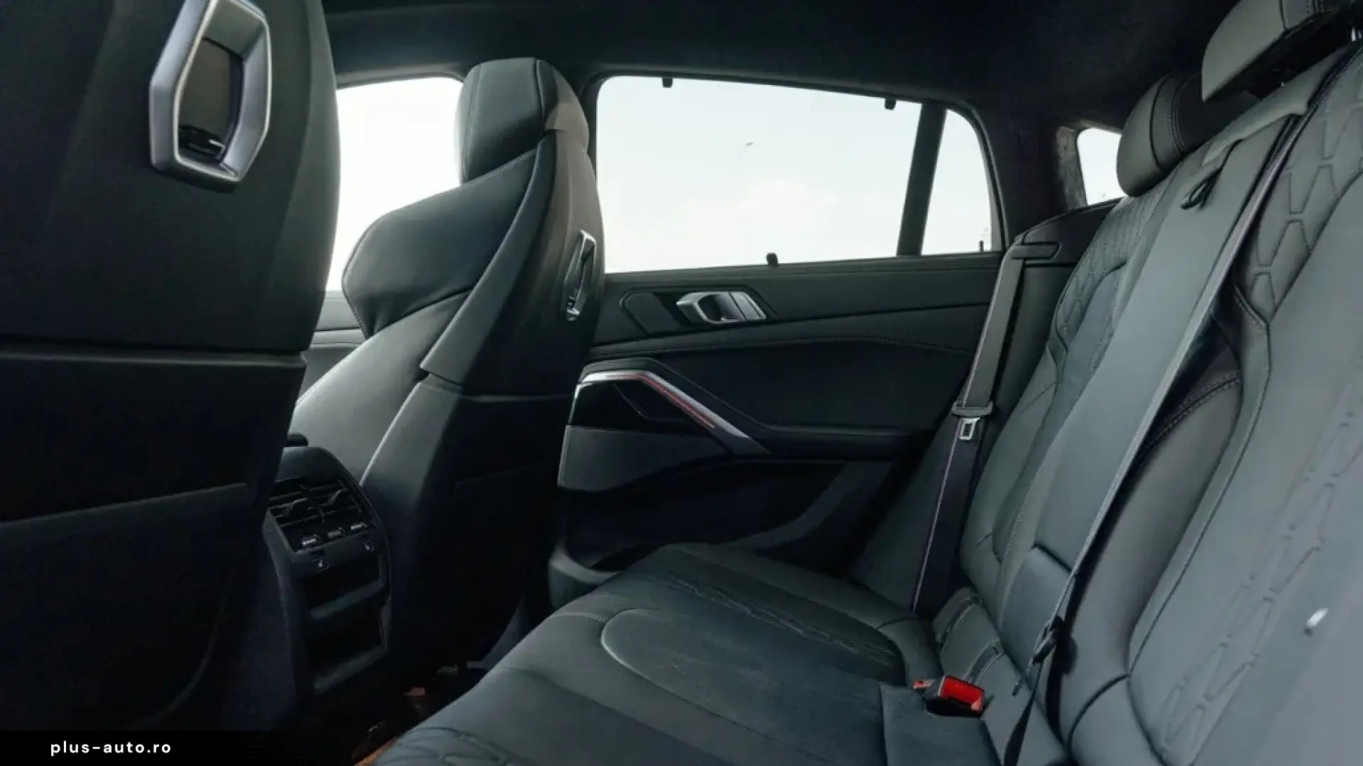 BMW X6 M60i xDrive 530 CP