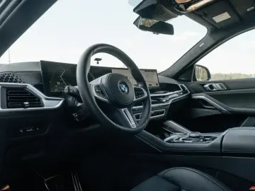 BMW X6 M60i xDrive 530 CP