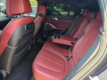 BMW X6 M50i xDrive   V8 530 CP