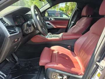 BMW X6 M50i xDrive   V8 530 CP