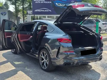 BMW X6 M50i xDrive   V8 530 CP