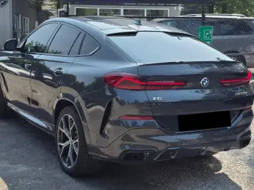 BMW X6 M50i xDrive   V8 530 CP